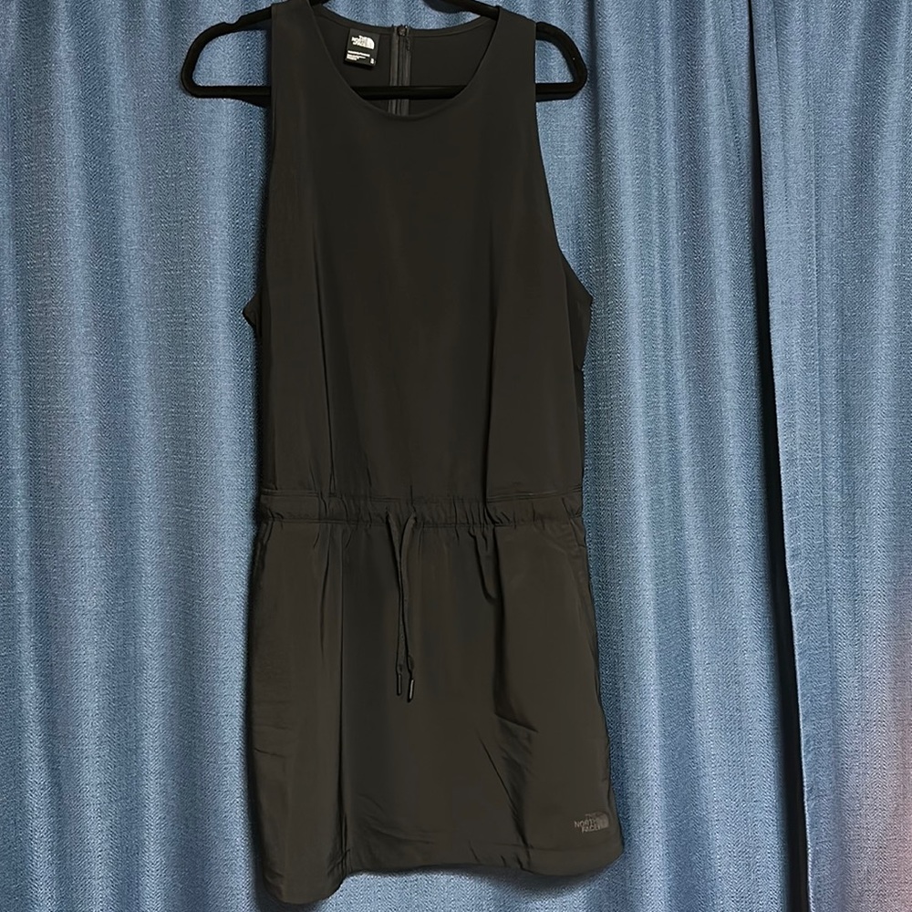 Black North Face skort romper, XL